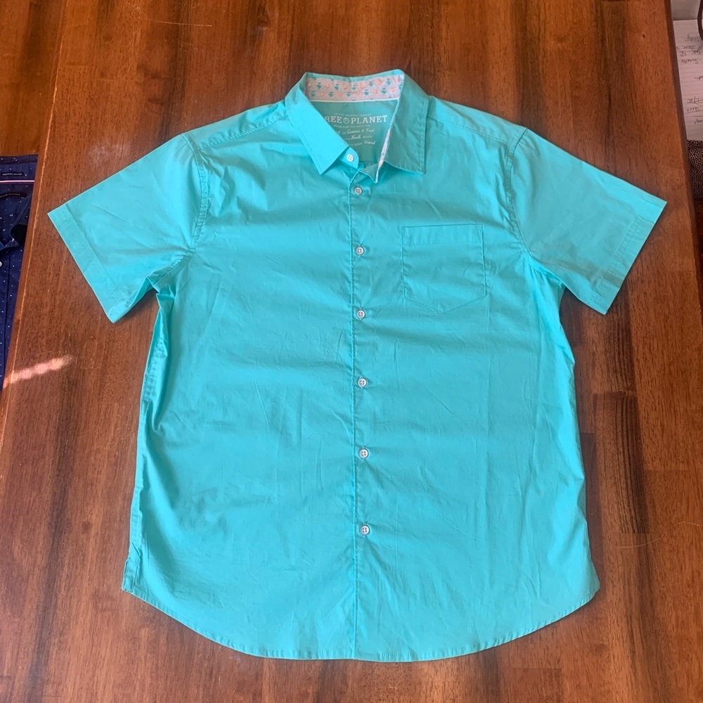 Free Planet NWOT Men's Large Turquoise Casual Shirt Short Sleeves Button